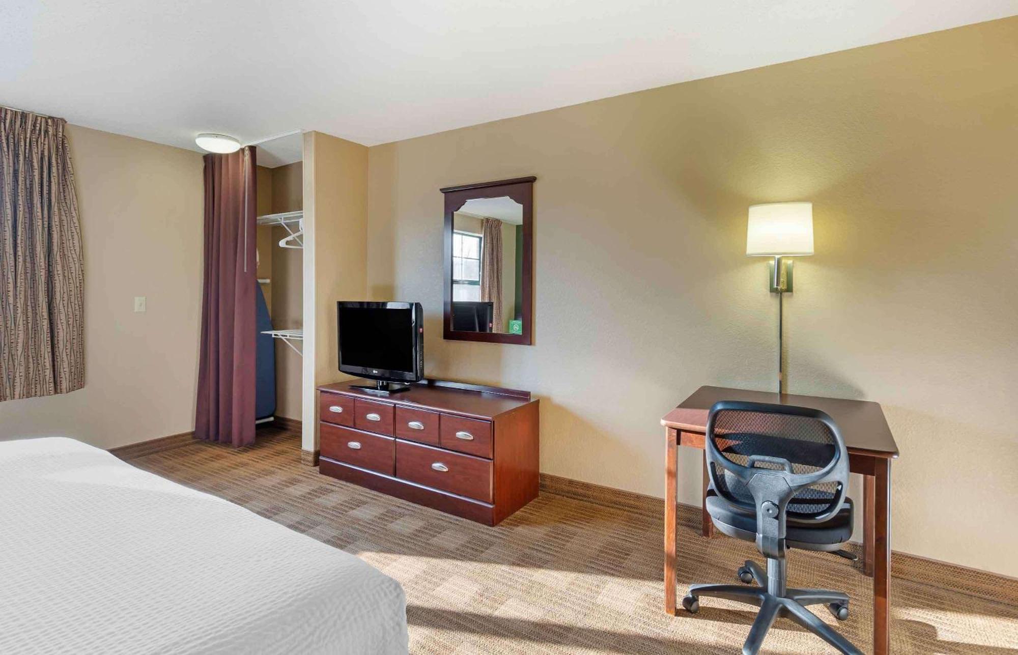 Extended Stay America Suites - Chicago - Vernon Hills - Lake Forest Bagian luar foto