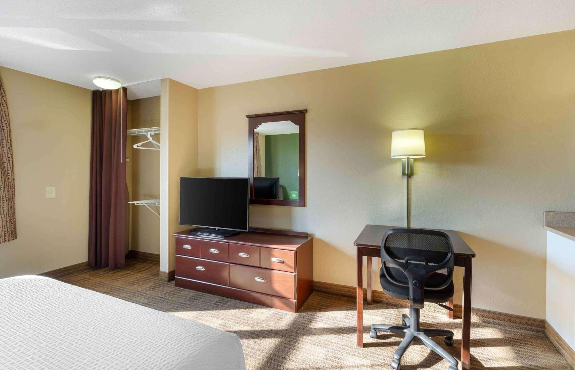 Extended Stay America Suites - Chicago - Vernon Hills - Lake Forest Bagian luar foto